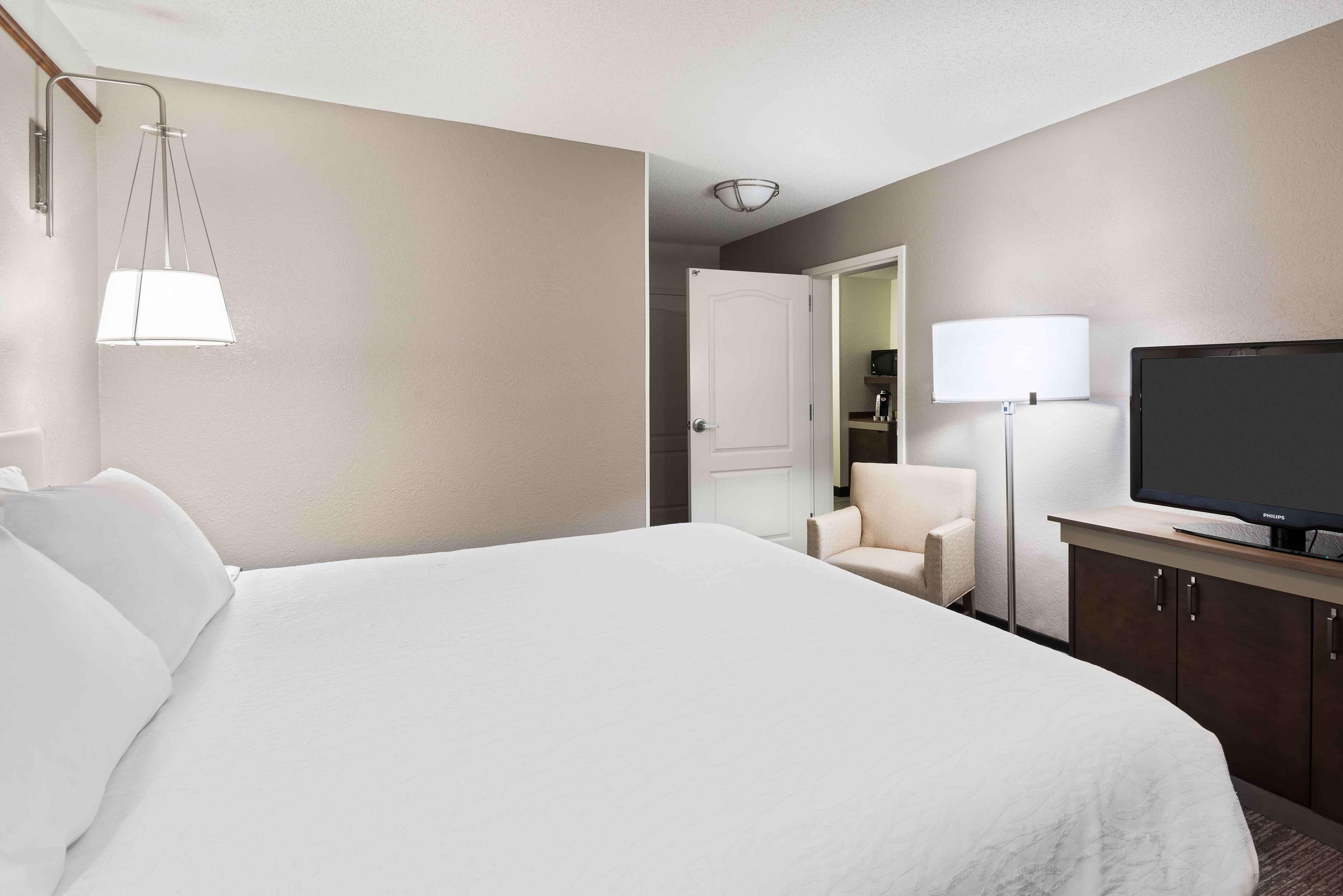 Hilton Garden Inn Wilmington Mayfaire Town Center Exterior photo